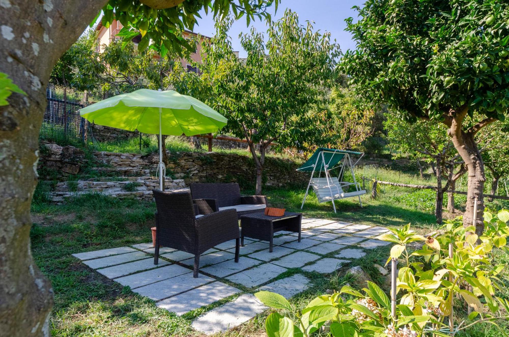 Alla Casa Rosa, Peaceful Apartment Surrounded By Greenery With Free Parking, Wifi & Air Conditioning Рапало Екстериор снимка