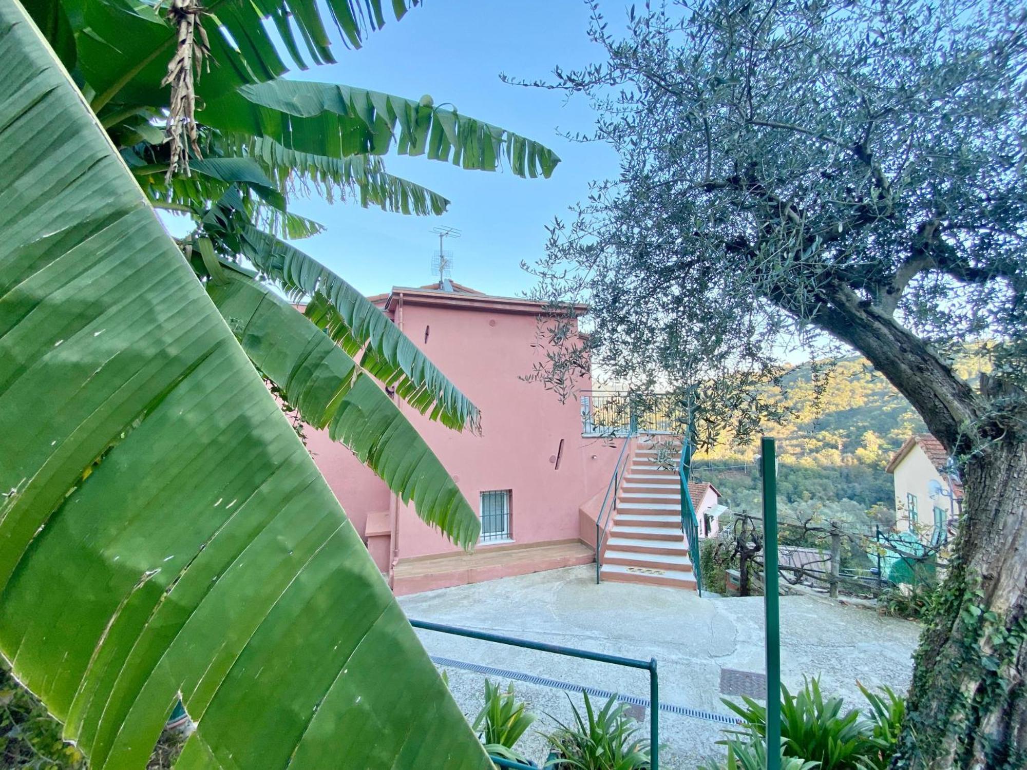 Alla Casa Rosa, Peaceful Apartment Surrounded By Greenery With Free Parking, Wifi & Air Conditioning Рапало Екстериор снимка